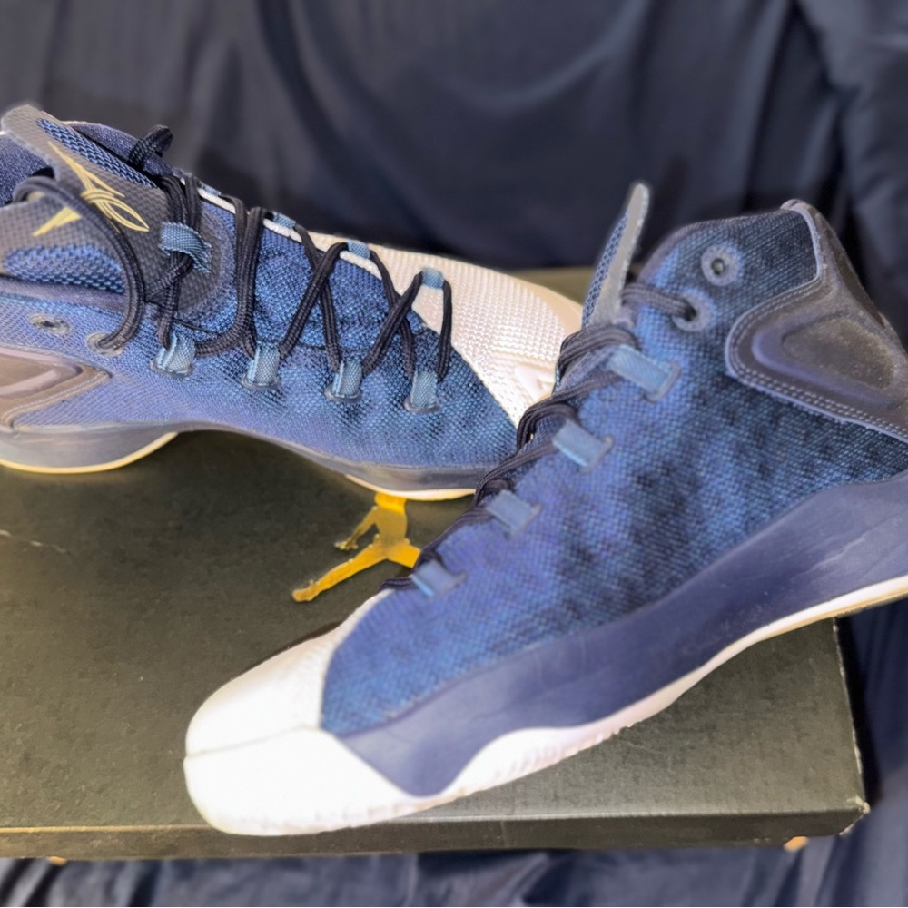 Nike Jordan Melo M12 Basketball Shoes